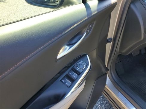 Used 2024 Cadillac XT4 Luxury image 11