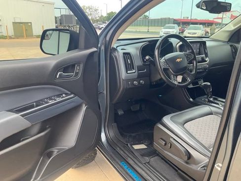 Used 2020 Chevrolet Colorado Z71 AWD/4WD image 2