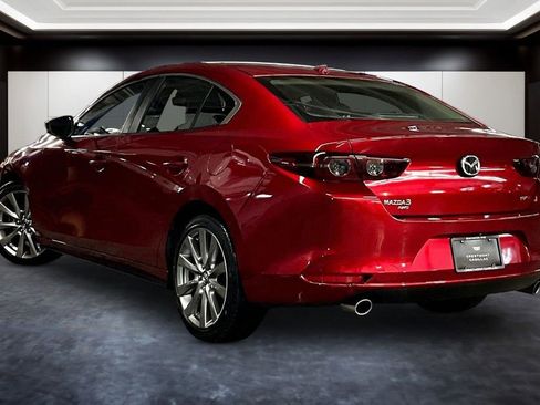 Used 2019 MAZDA MAZDA3 AWD Sedan w/ Preferred Package image 4