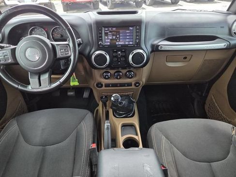 Used 2018 Jeep Wrangler Unlimited Sahara w/ Max Tow Package AWD/4WD image 12