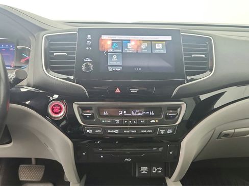 Used 2020 Honda Pilot Touring image 24