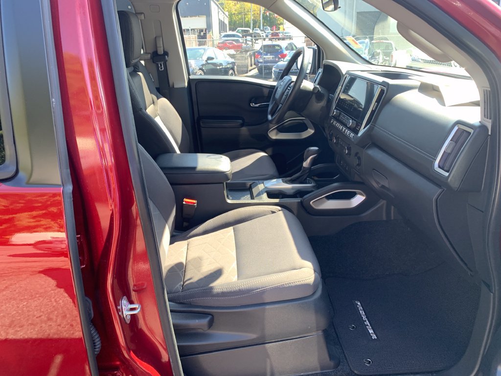 Certified 2025 Nissan Frontier SV AWD/4WD image 31