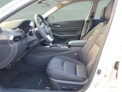 Certified 2024 Nissan Altima 2.5 SV w/ SV Premium Package image 10