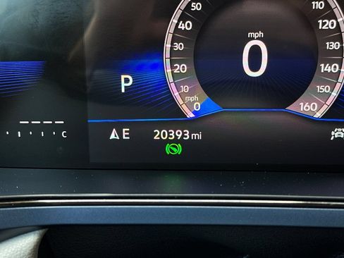 Used 2024 Volkswagen Taos SE AWD/4WD image 25