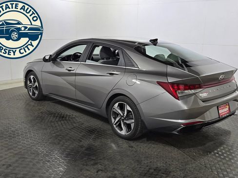Used 2023 Hyundai Elantra Limited FWD image 5