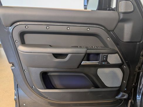 Used 2024 Land Rover Defender 130 V8 image 11