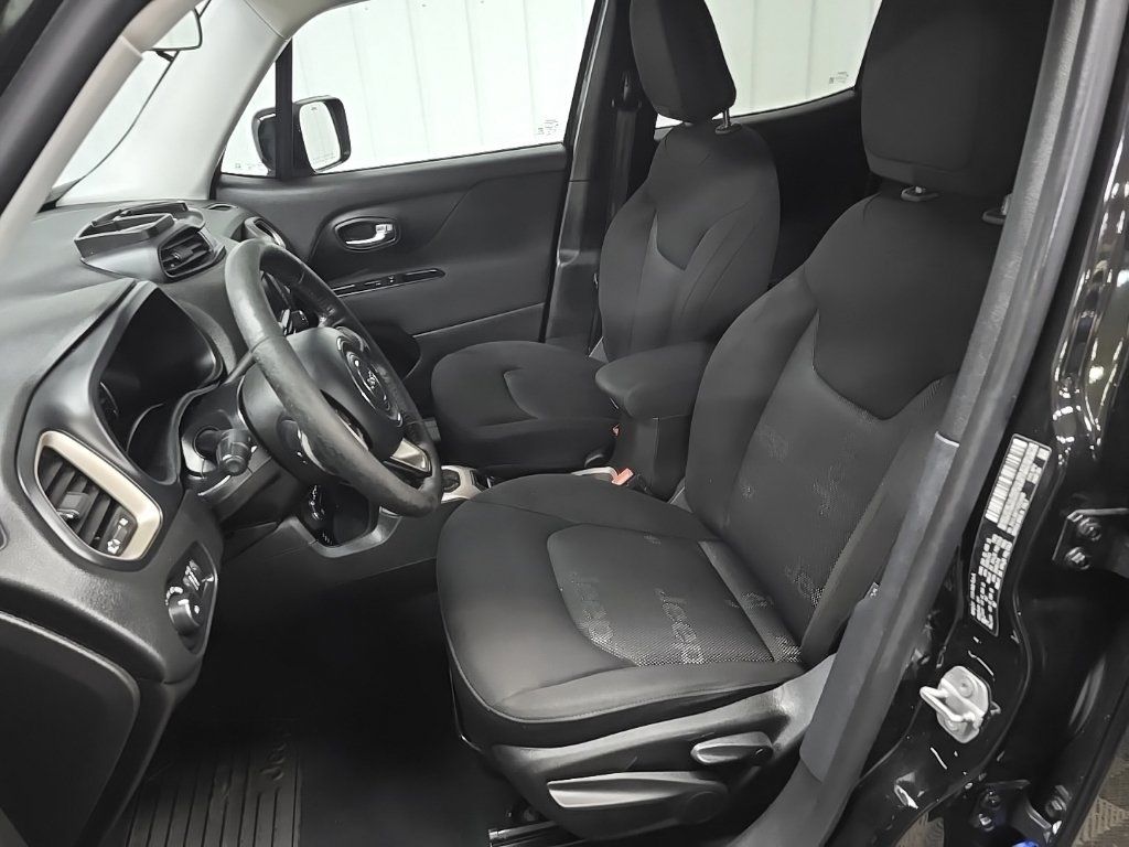 Used 2016 Jeep Renegade Latitude w/ Cold Weather Group AWD/4WD image 29