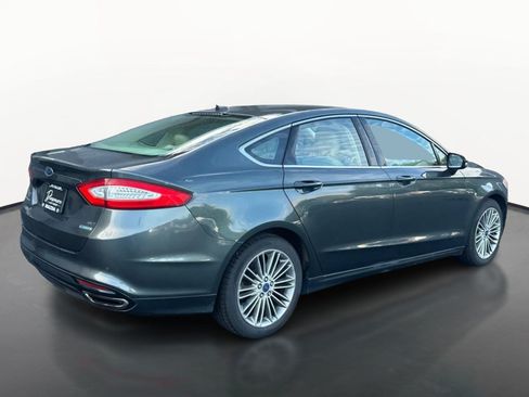 Used 2015 Ford Fusion SE w/ Equipment Group 202A FWD image 3