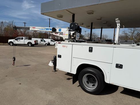 Used 2019 GMC Sierra 3500 4x4 Crew Cab w/ Sierra Convenience Package image 30