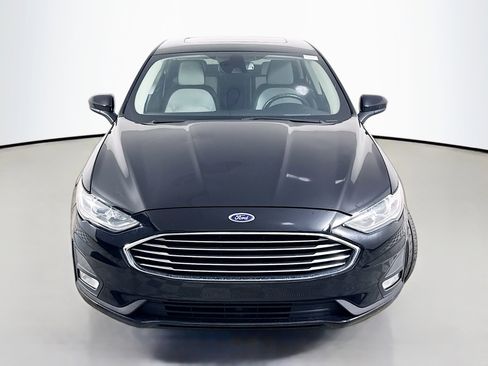 Used 2019 Ford Fusion SE w/ Equipment Group 151A image 2
