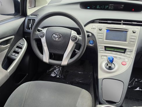 Used 2012 Toyota Prius Two FWD image 3