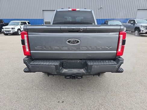 Used 2025 Ford F350 Lariat w/ Black Appearance Package image 4
