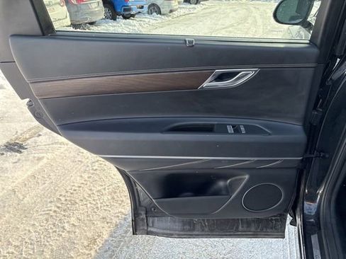 Used 2024 Genesis GV80 2.5T AWD/4WD image 18