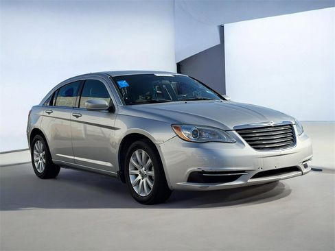 Used 2012 Chrysler 200 Touring image 14