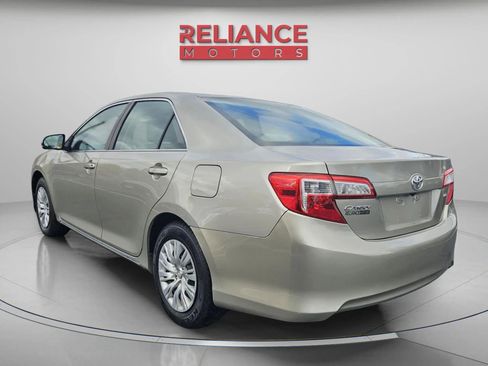 Used 2014 Toyota Camry LE image 4