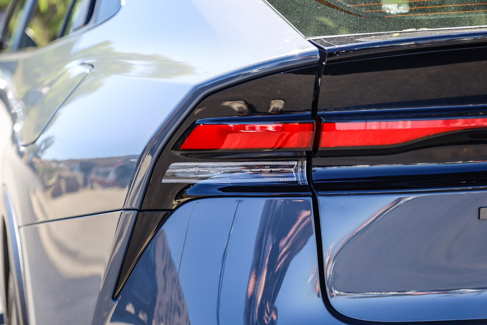 Certified 2024 Toyota Prius LE FWD image 8