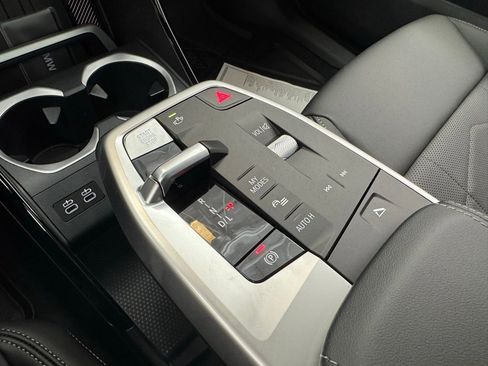 Used 2025 BMW X2 xDrive28i w/ Technology Package image 31