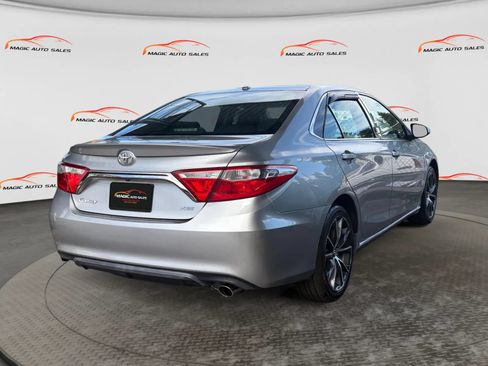 Used 2017 Toyota Camry XSE w/ Moonroof Package FWD image 10