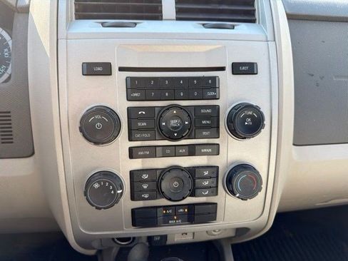 Used 2012 Ford Escape XLT AWD/4WD image 16