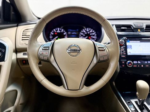 Used 2014 Nissan Altima 2.5 SV w/ Convenience Package FWD image 19