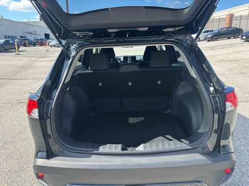 Used 2025 Toyota Corolla Cross LE image 30