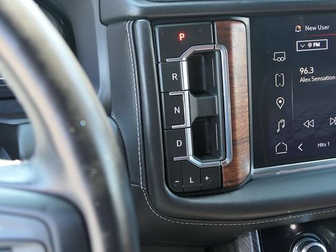 Used 2024 GMC Yukon Denali Ultimate AWD/4WD image 19