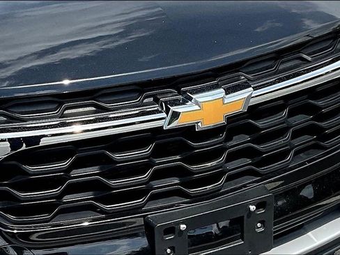 Used 2025 Chevrolet Trax LT FWD image 29
