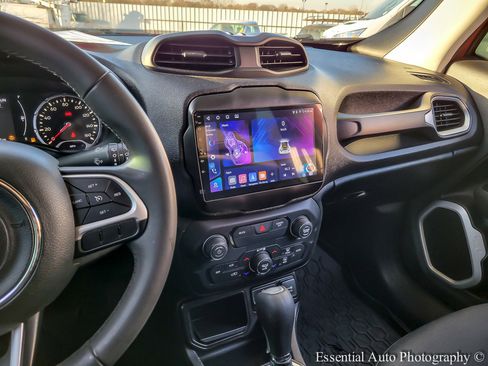 Used 2019 Jeep Renegade Latitude FWD image 19