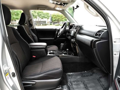 Used 2015 Toyota 4Runner Trail AWD/4WD image 35