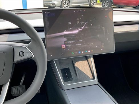 Used 2026 Tesla Model Y AWD image 6