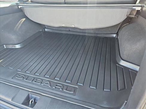 Used 2011 Subaru Outback 2.5i Limited w/ PWR Moonroof Pkg image 6