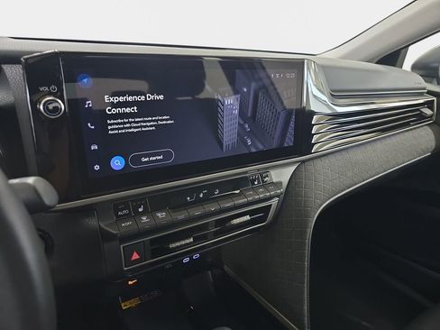 Used 2025 Toyota Camry XLE image 23