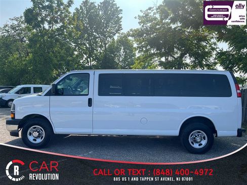 Used 2020 Chevrolet Express 3500 LT w/ LT Preferred Equipment Group RWD image 5