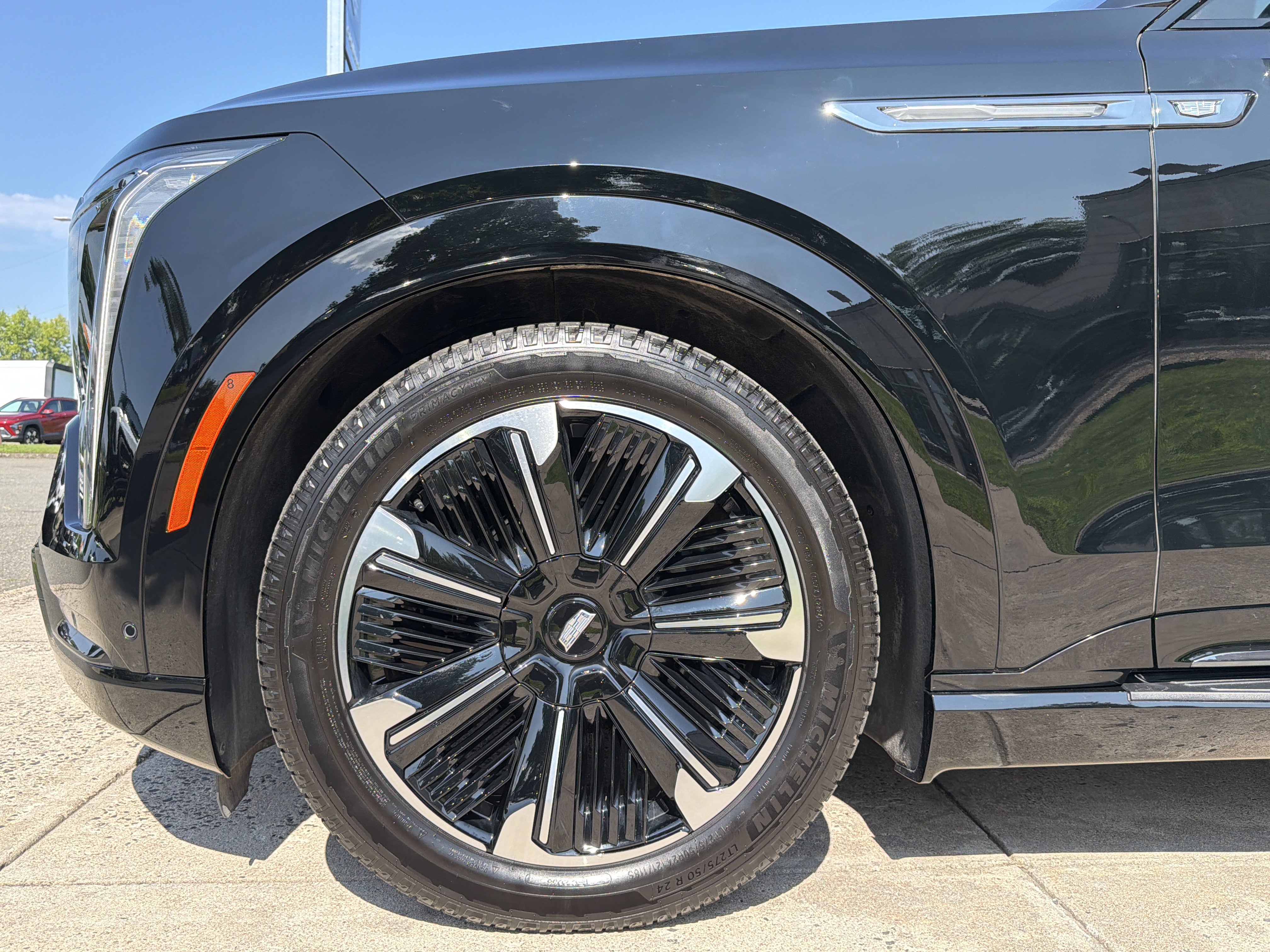 Used 2025 Cadillac Escalade IQ Sport 2 AWD/4WD image 17