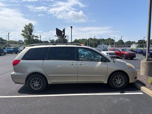 Used 2008 Toyota Sienna LE FWD image 9
