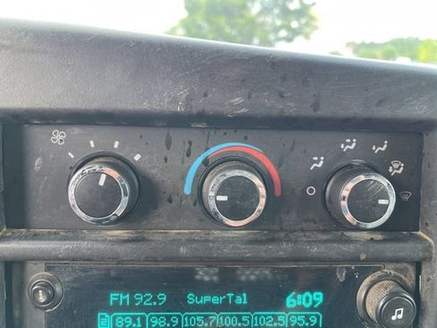 Used 2016 Chevrolet Express 3500 RWD image 20
