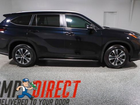 Used 2024 Toyota Highlander XLE image 6