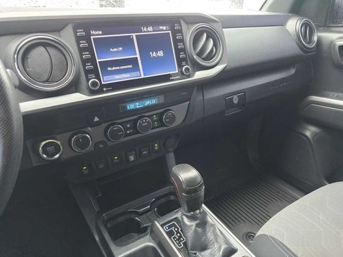 Used 2022 Toyota Tacoma TRD Off-Road w/ Technology Package AWD/4WD image 32