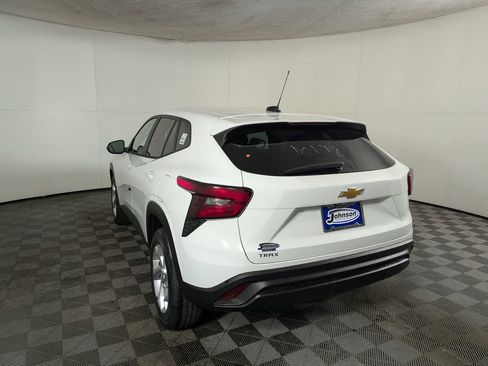 New 2026 Chevrolet Trax LS image 4