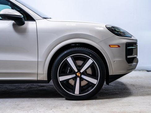 New 2026 Porsche Cayenne image 12