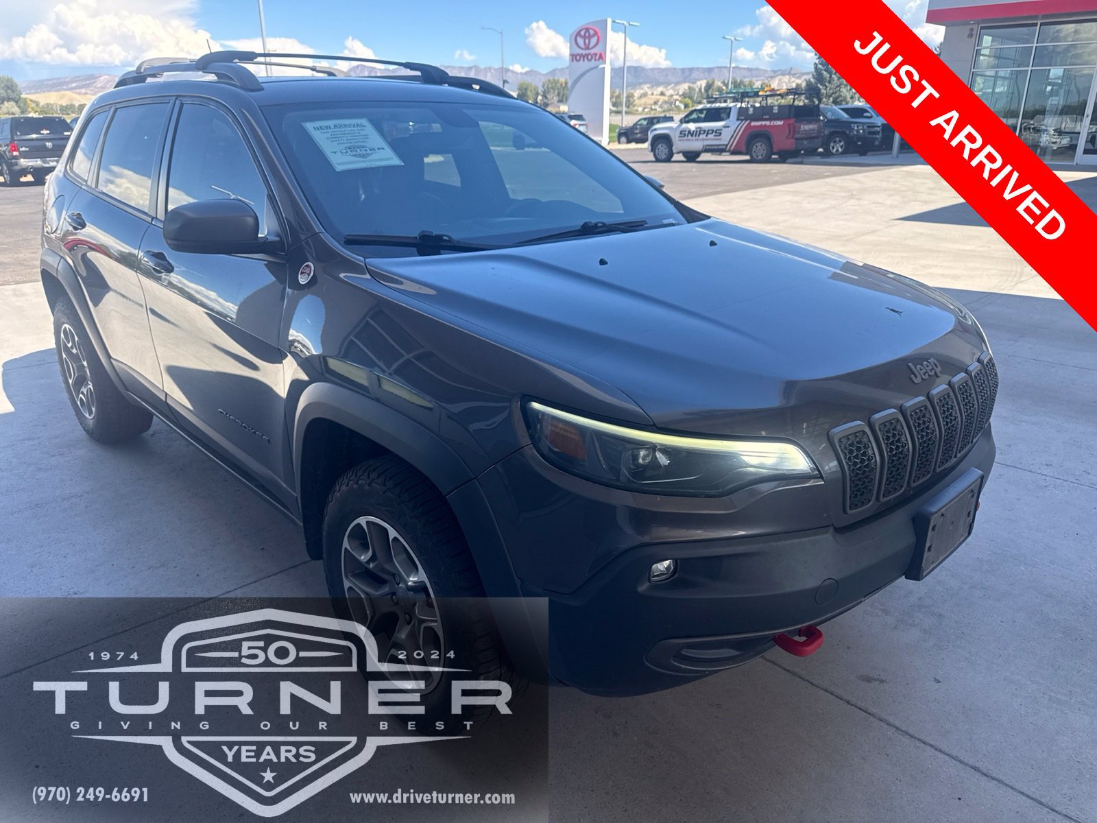Used 2020 Jeep Cherokee Trailhawk w/ Cold Weather Group AWD/4WD image 1
