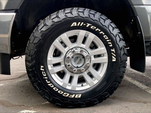 Used 2019 Ford F250 XLT w/ XLT Value Package image 9