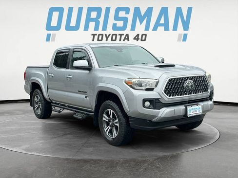 Used 2018 Toyota Tacoma TRD Sport w/ Exterior Package AWD/4WD image 1