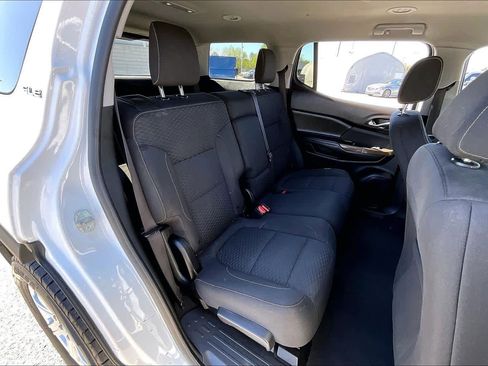 Used 2019 GMC Acadia SLE image 18