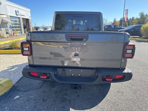 New 2025 Jeep Gladiator Rubicon image 6