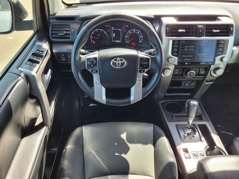 Used 2022 Toyota 4Runner SR5 Premium image 11