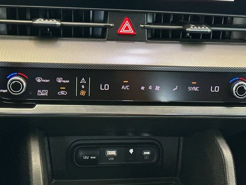 Certified 2024 Kia Sportage SX AWD/4WD image 23