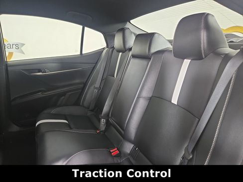 Used 2025 Toyota Camry SE image 13