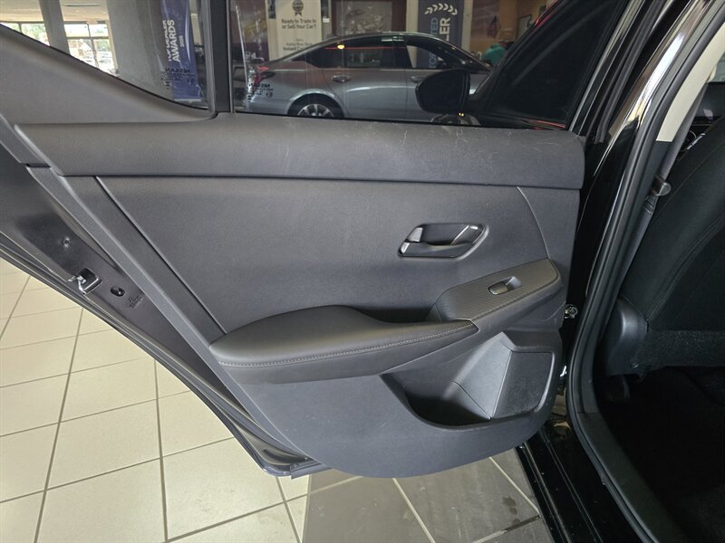 Used 2025 Nissan Sentra SV w/ All-Weather Package FWD image 10