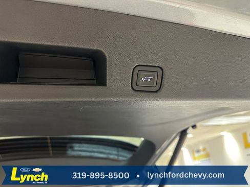 Used 2024 GMC Acadia AT4 w/ LPO, Floor Liner Package image 18